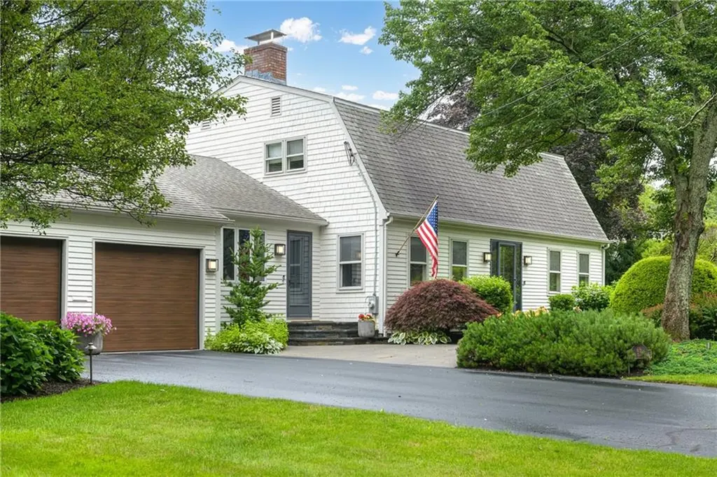 69 Apple Tree Lane Warwick RI 02888