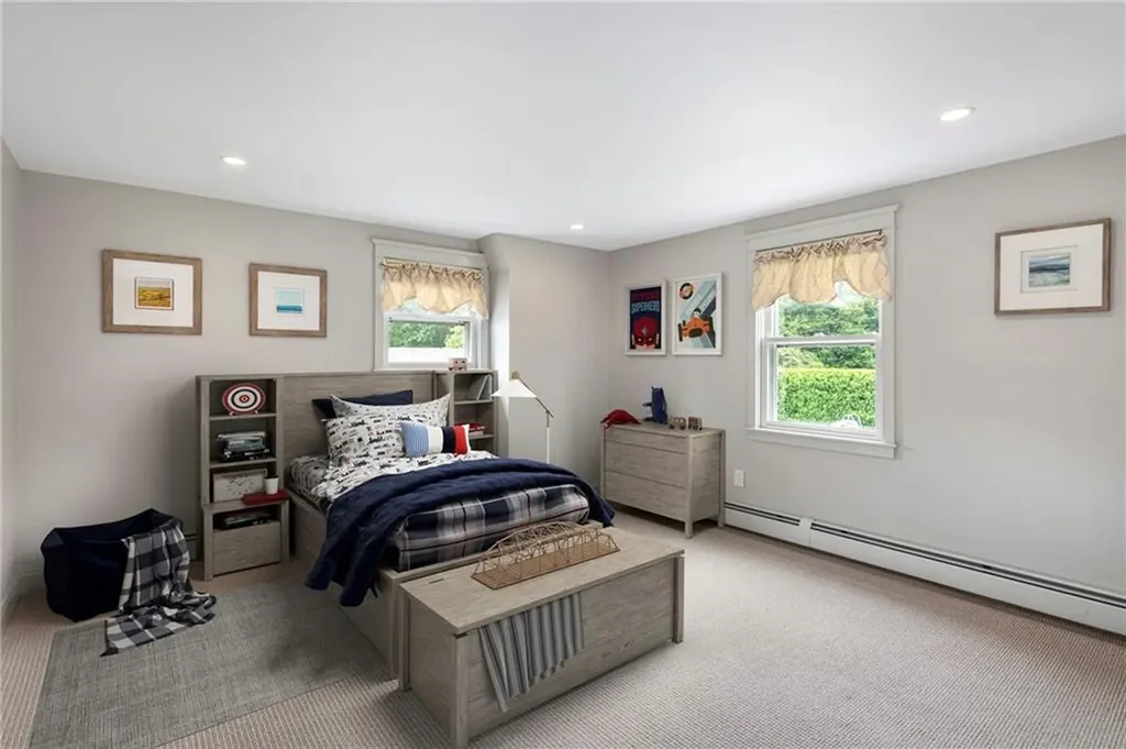 69 Apple Tree Lane Warwick RI 02888