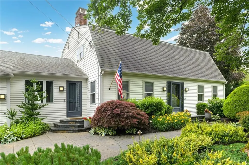 69 Apple Tree Lane Warwick RI 02888