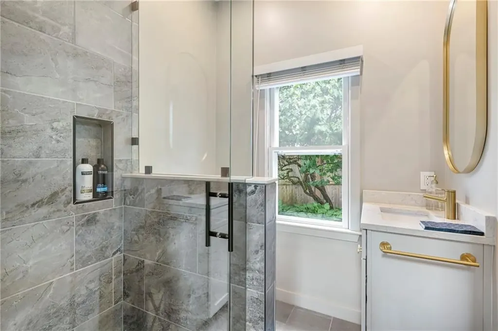 69 Apple Tree Lane Warwick RI 02888