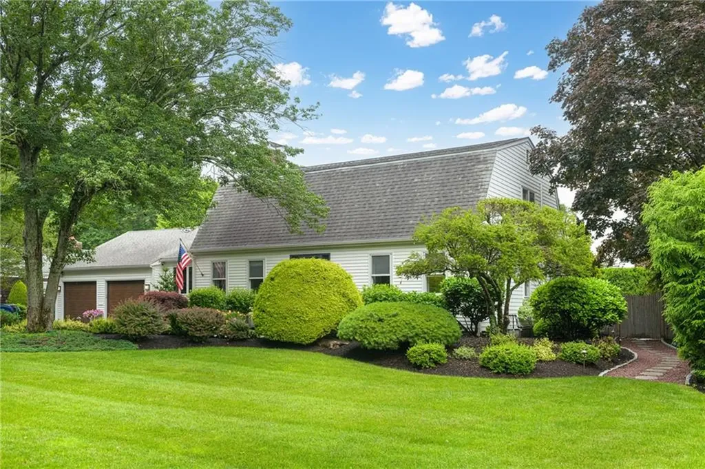 69 Apple Tree Lane Warwick RI 02888