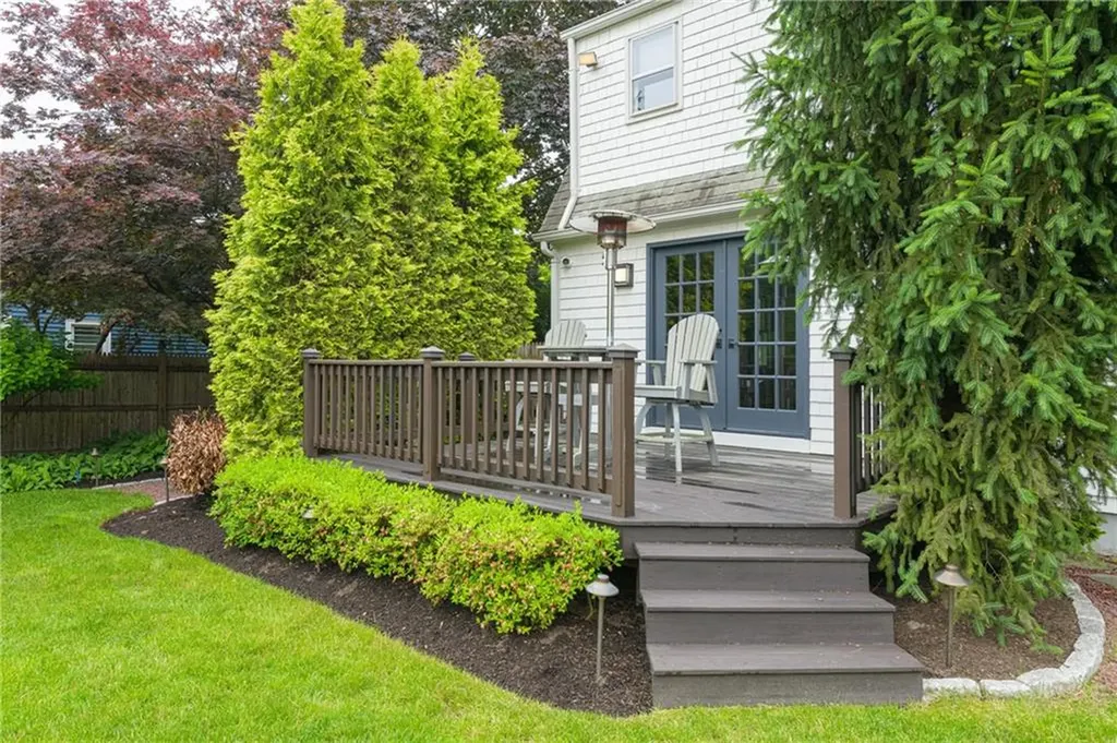 69 Apple Tree Lane Warwick RI 02888
