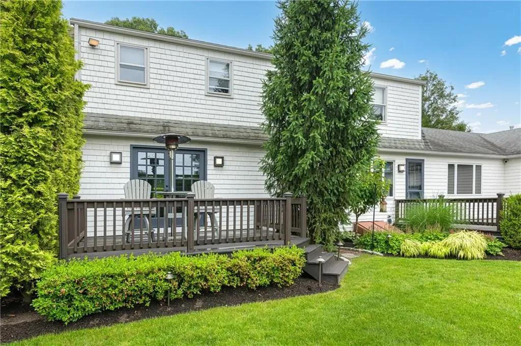 69 Apple Tree Lane Warwick RI 02888