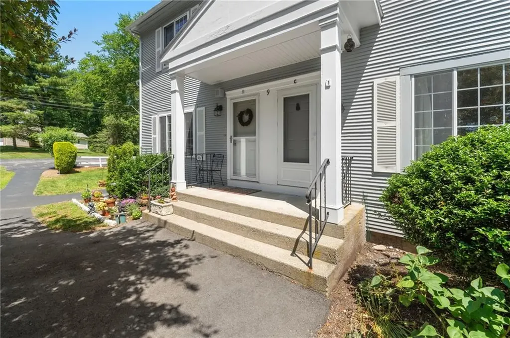 9 Eagle Run Warwick RI 02818