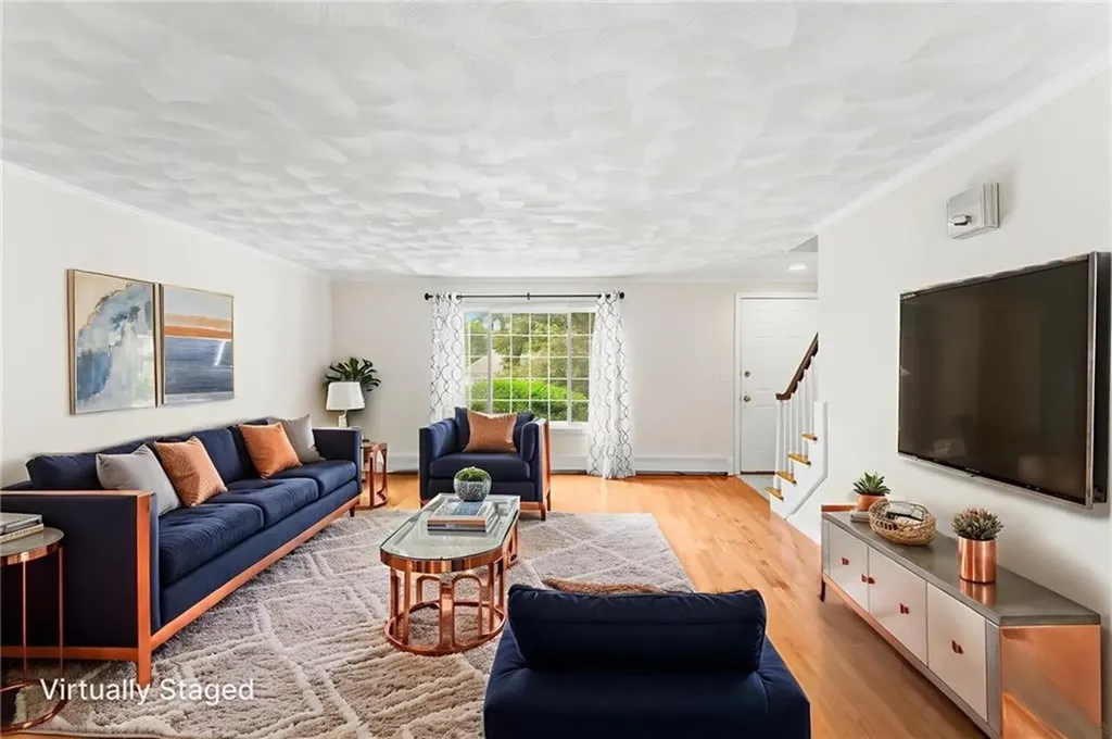 9 Eagle Run Warwick RI 02818