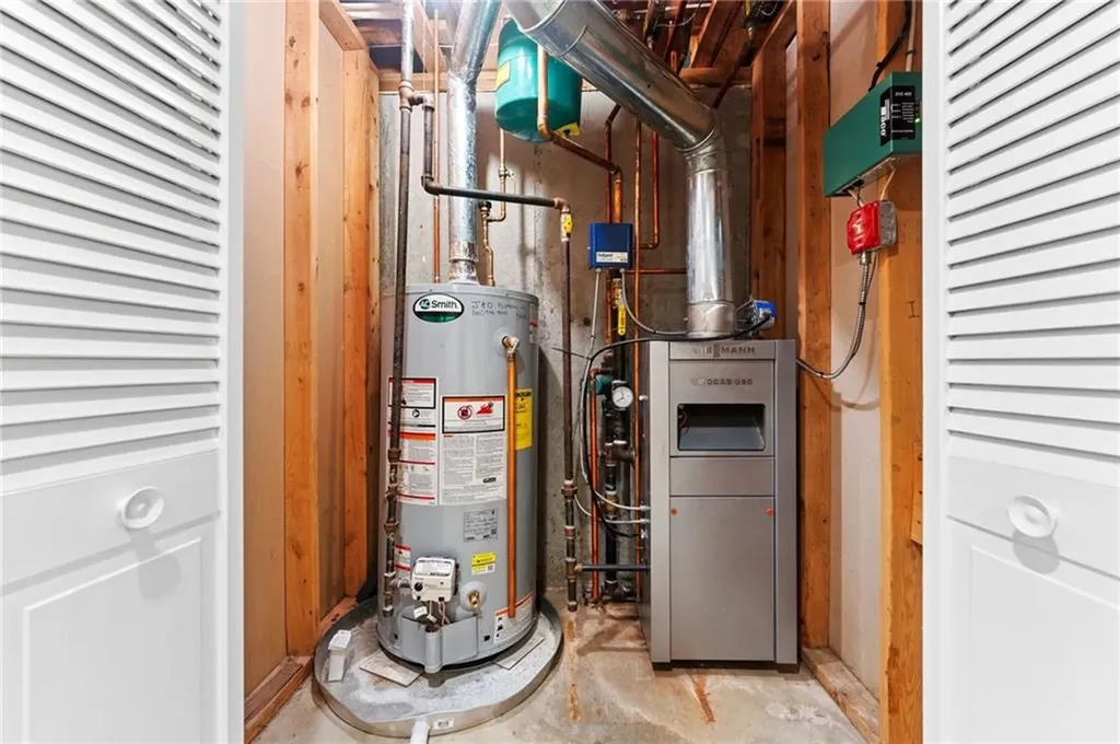 9 Eagle Run Warwick RI 02818