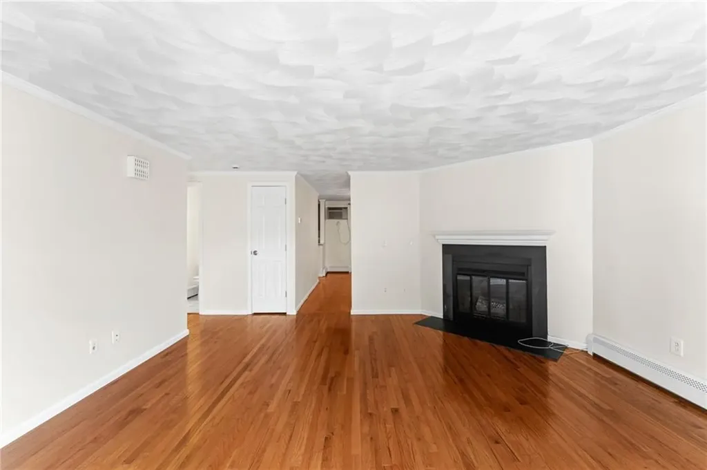 9 Eagle Run Warwick RI 02818