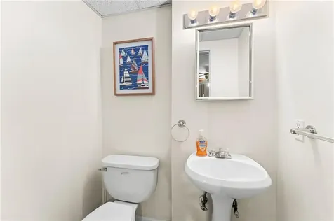 9 Eagle Run Warwick RI 02818