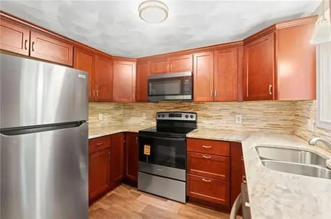 9 Eagle Run Warwick RI 02818