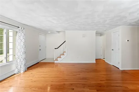 9 Eagle Run Warwick RI 02818