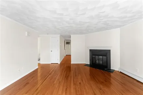 9 Eagle Run Warwick RI 02818