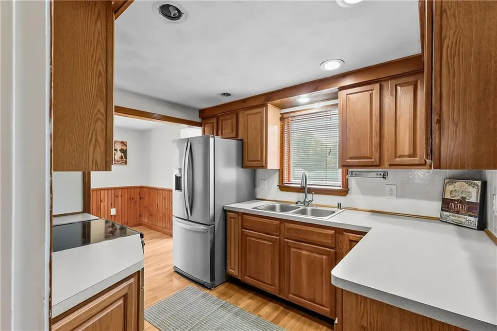50 Earl Street West Warwick RI 02893