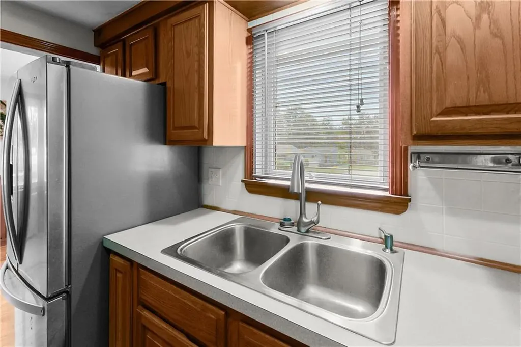50 Earl Street West Warwick RI 02893