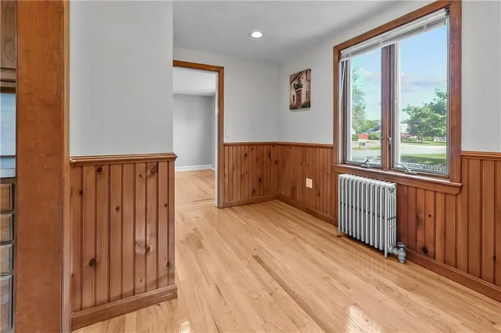 50 Earl Street West Warwick RI 02893