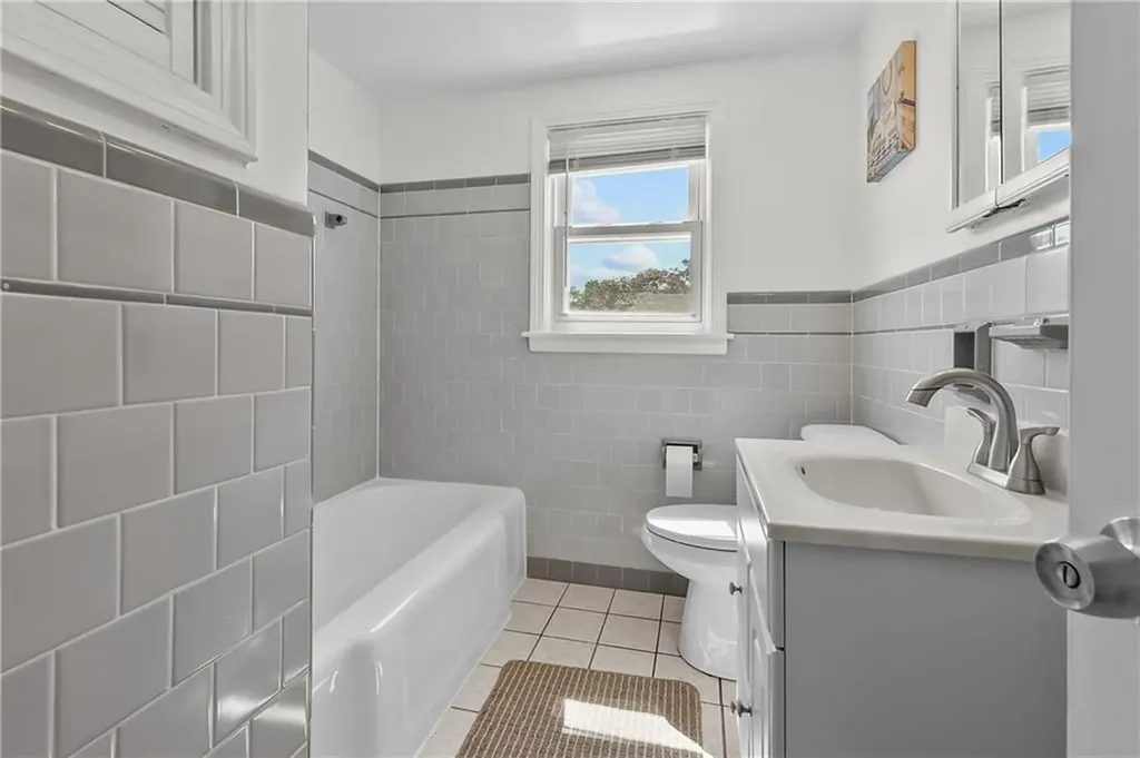 50 Earl Street West Warwick RI 02893
