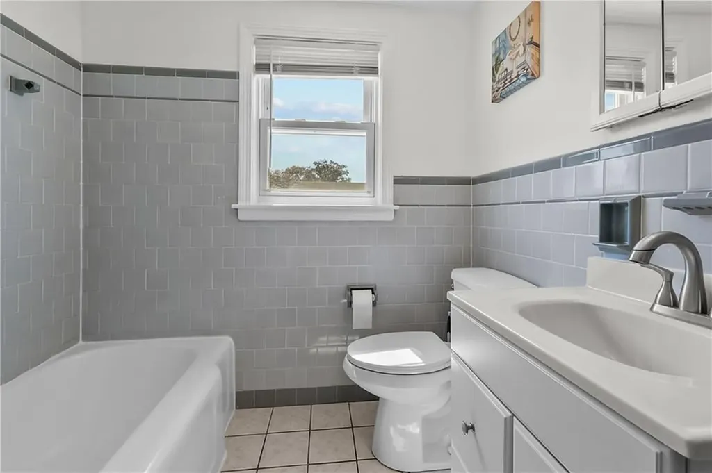 50 Earl Street West Warwick RI 02893