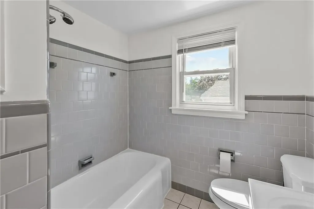 50 Earl Street West Warwick RI 02893