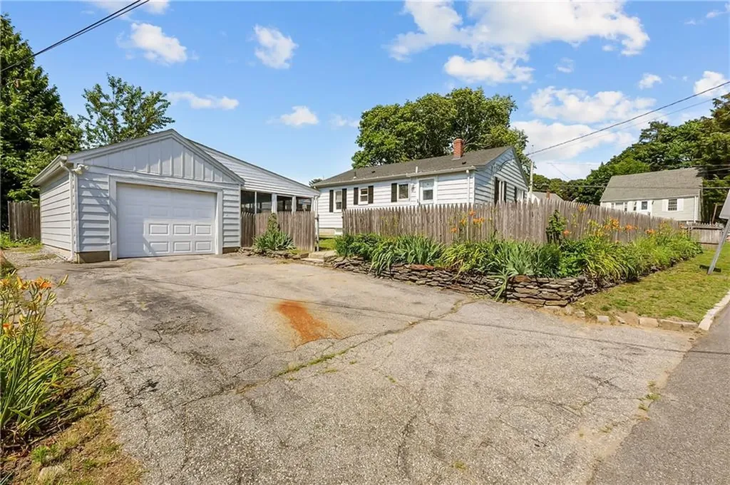 50 Earl Street West Warwick RI 02893