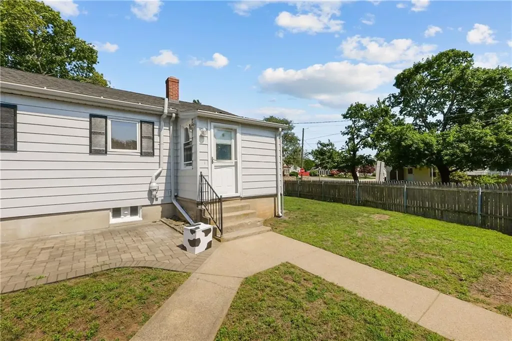50 Earl Street West Warwick RI 02893