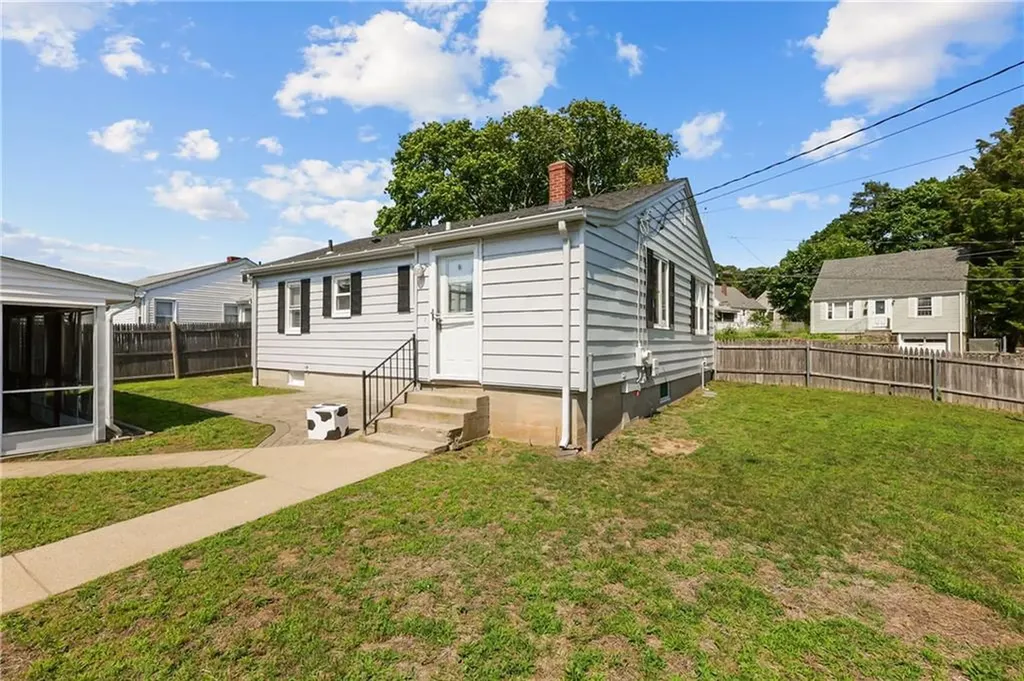 50 Earl Street West Warwick RI 02893