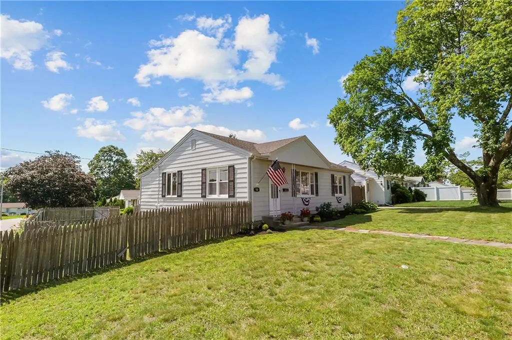 50 Earl Street West Warwick RI 02893