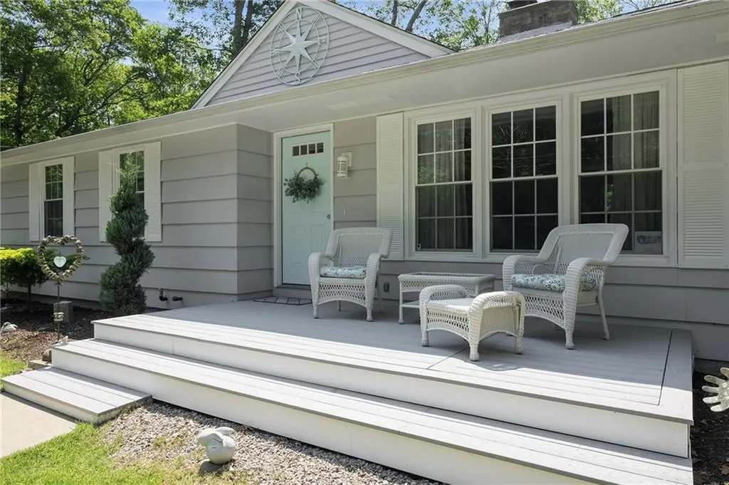 1038 South Road East Greenwich RI 0281