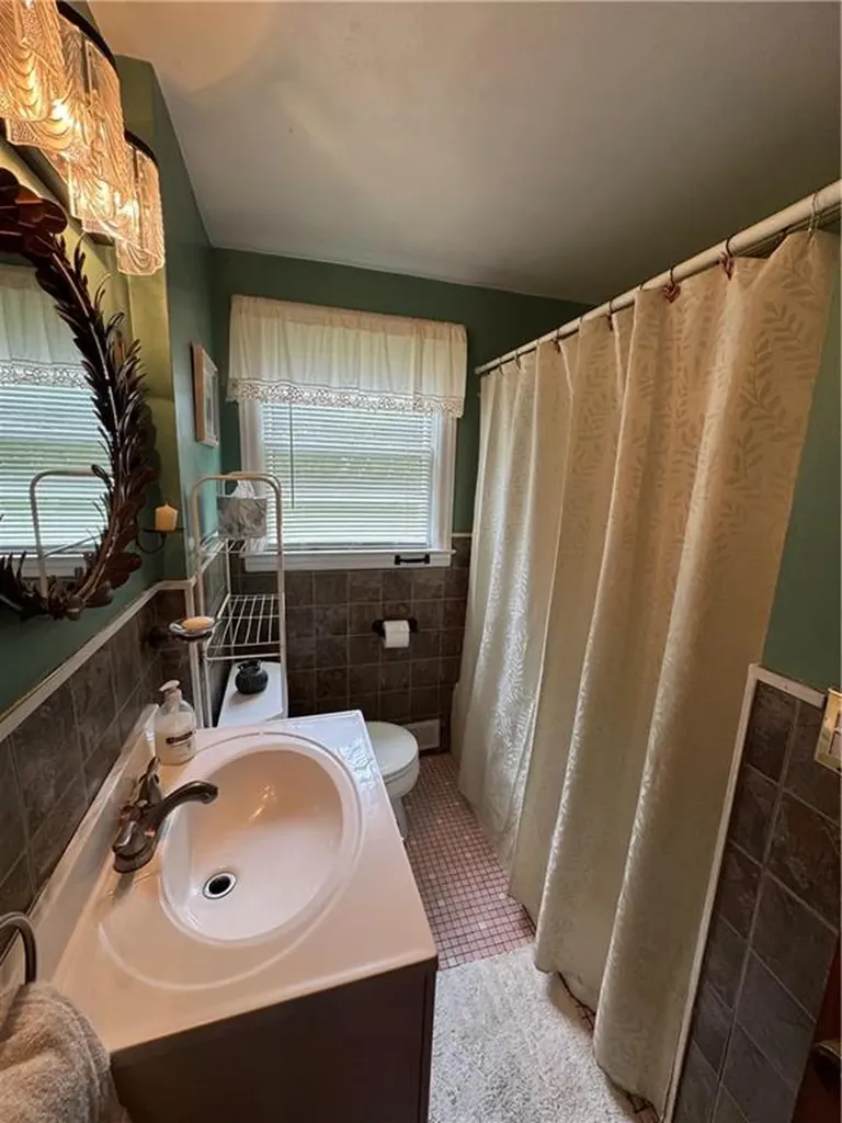111 Missouri Drive Warwick RI 02886