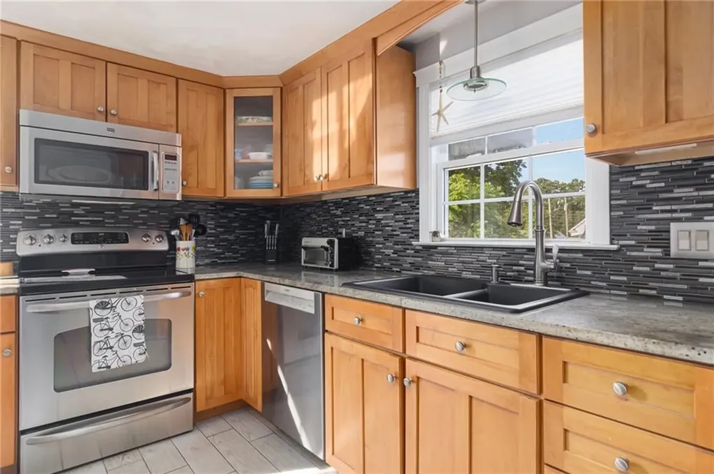 1 Adelaide Avenue Bristol RI 02809