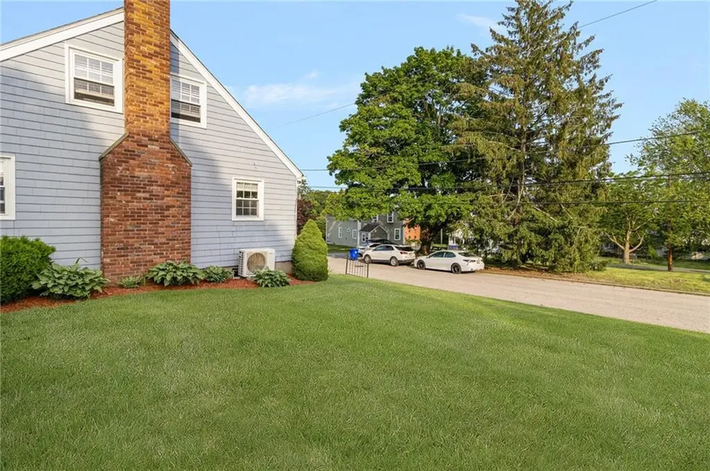 1 Adelaide Avenue Bristol RI 02809