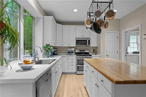 48 Fieldstone Lane North Kingstown RI 02874