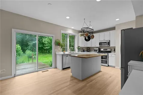 48 Fieldstone Lane North Kingstown RI 02874