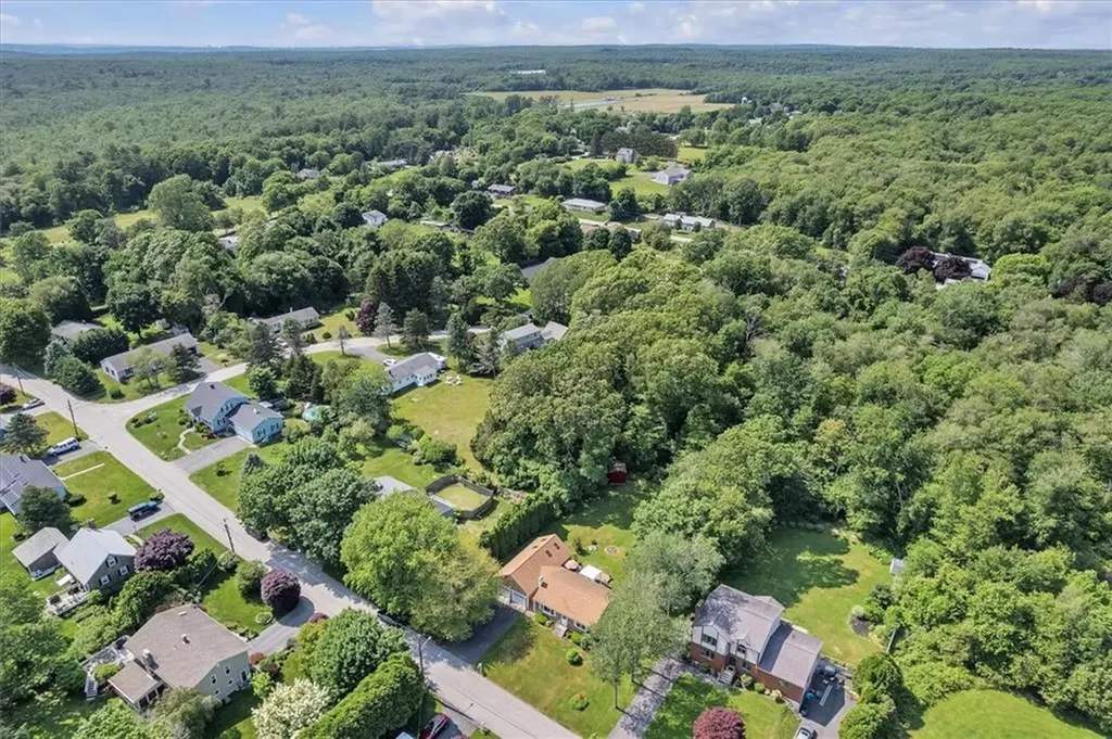 72 Saxony Avenue Tiverton RI 02878