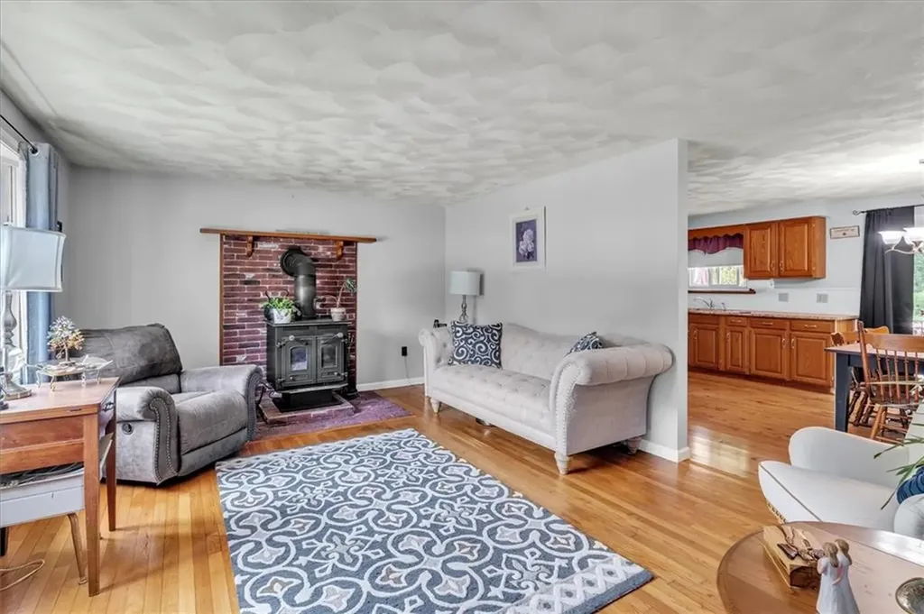 72 Saxony Avenue Tiverton RI 02878