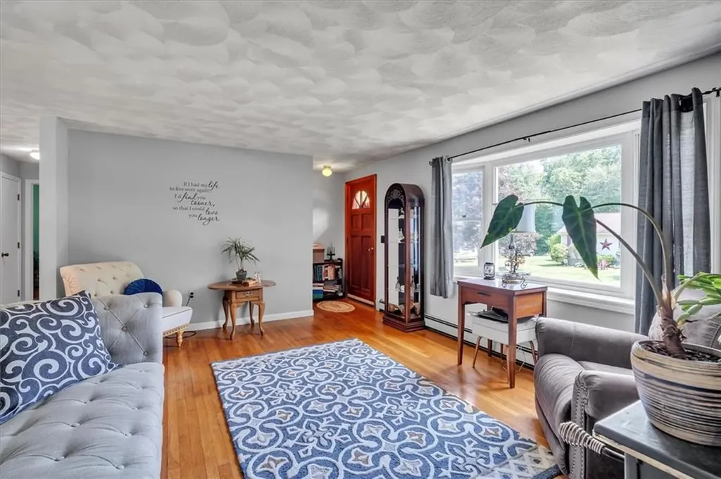 72 Saxony Avenue Tiverton RI 02878