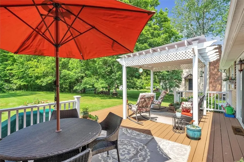 72 Saxony Avenue Tiverton RI 02878