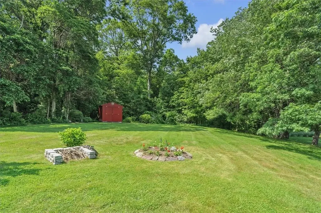 72 Saxony Avenue Tiverton RI 02878