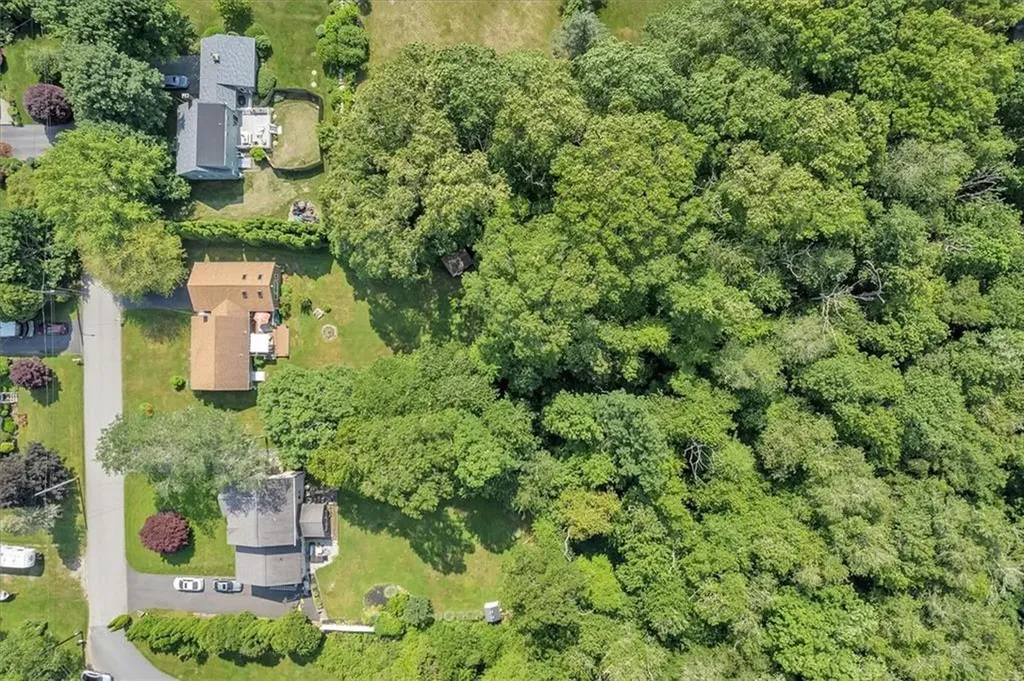 72 Saxony Avenue Tiverton RI 02878