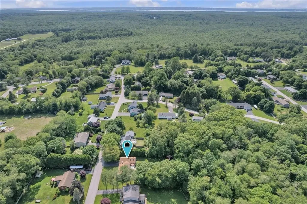 72 Saxony Avenue Tiverton RI 02878