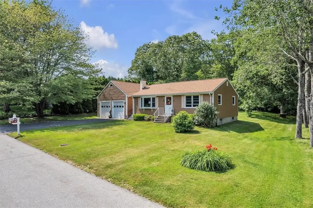 72 Saxony Avenue Tiverton RI 02878