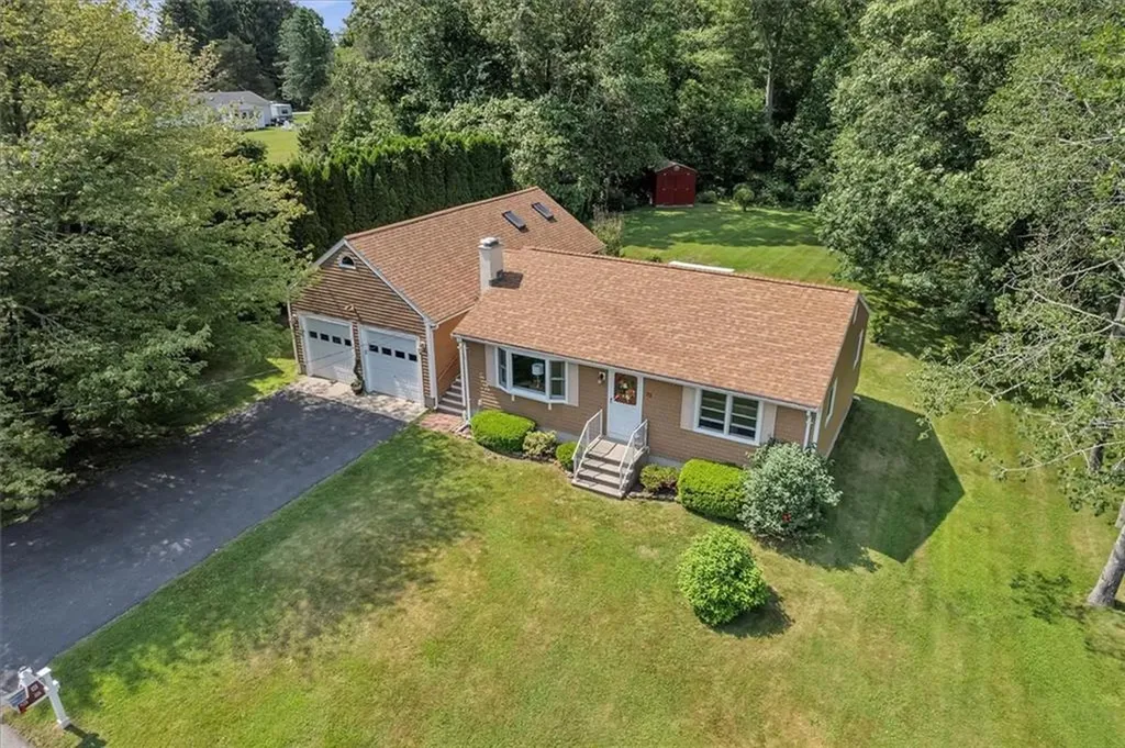 72 Saxony Avenue Tiverton RI 02878