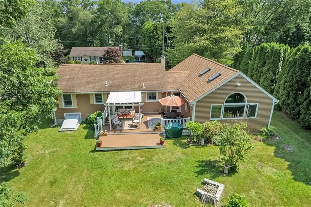 72 Saxony Avenue Tiverton RI 02878