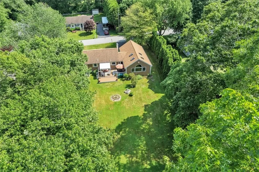72 Saxony Avenue Tiverton RI 02878
