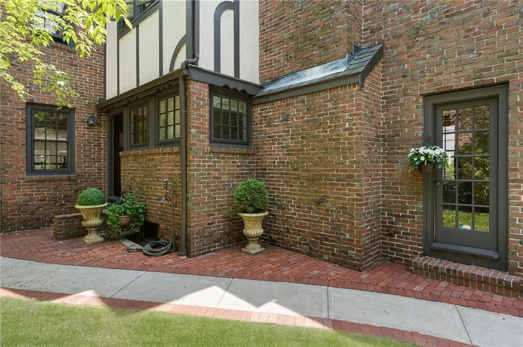 87 Blackstone Boulevard Providence RI 02906