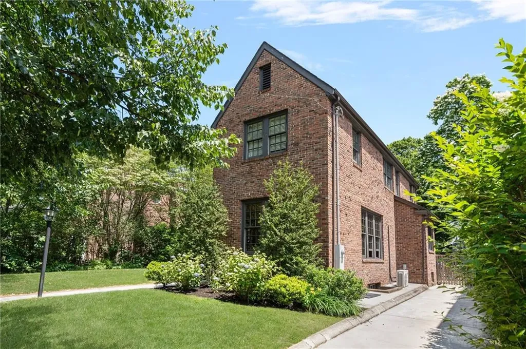 87 Blackstone Boulevard Providence RI 02906
