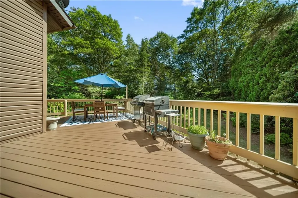 25 Cosmo Street Westerly RI 02891
