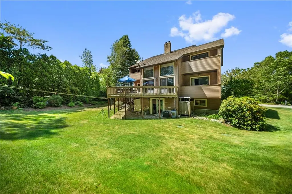 25 Cosmo Street Westerly RI 02891