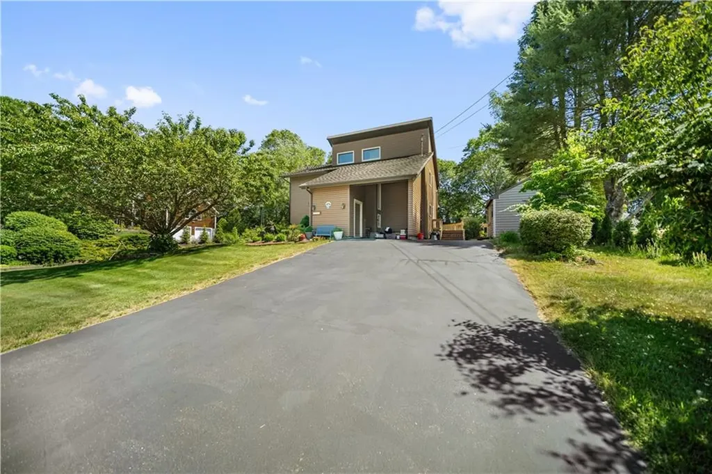 25 Cosmo Street Westerly RI 02891