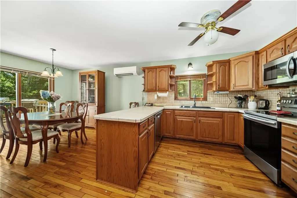 25 Cosmo Street Westerly RI 02891