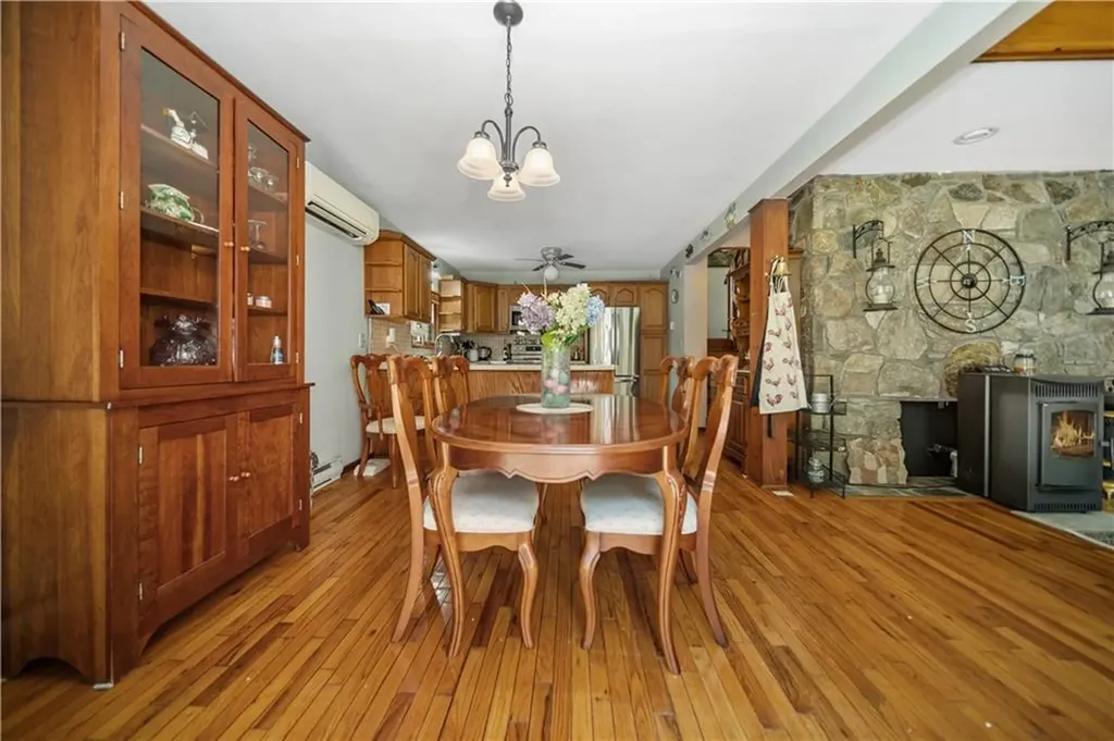 25 Cosmo Street Westerly RI 02891