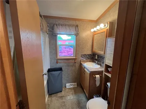 824 Forest Park Avenue Middletown RI 02842